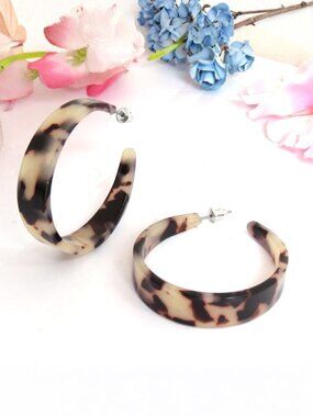 Tortoiseshell Hoop Earrings for Women Beige Resin Wide Hoop Earrings Jewelry